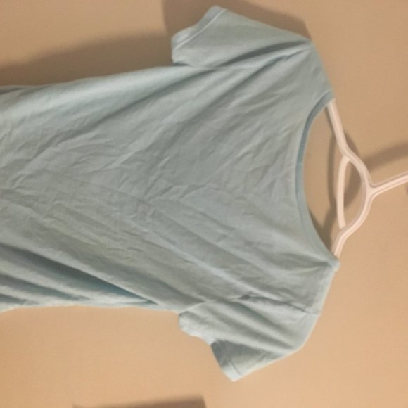 V-neck short sleeves - Picture 3 of 3